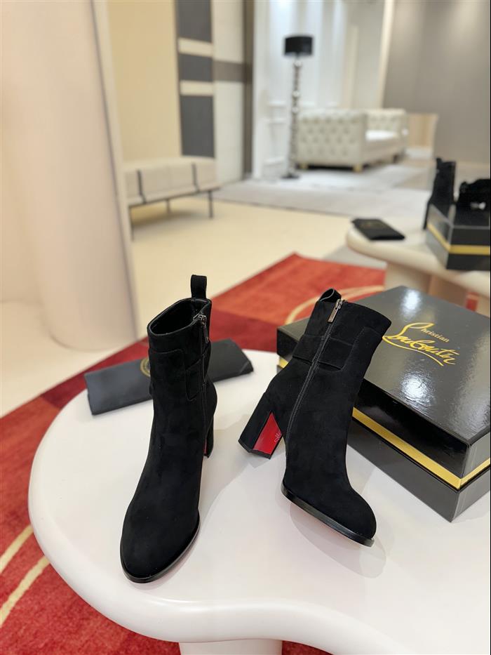 2025112818913816 390